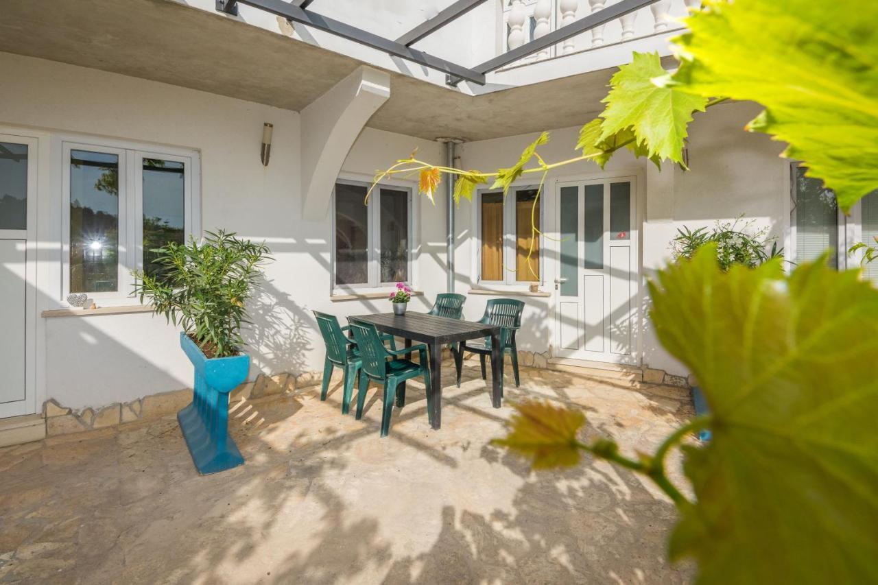 Apartments Barbara Tribalj Extérieur photo